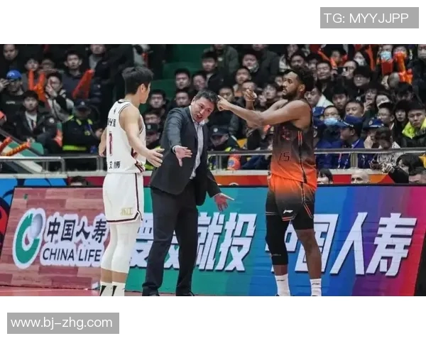 CBA激战山东高速对决山东青岛谁能在赛场上笑到最后